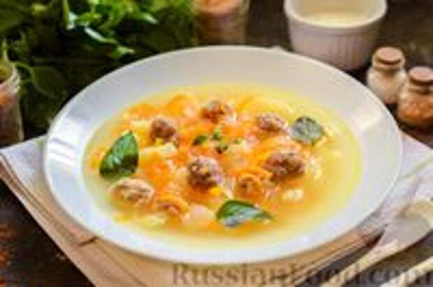 Фото к рецепту: Суп с мясными фрикадельками, картофелем и капустой