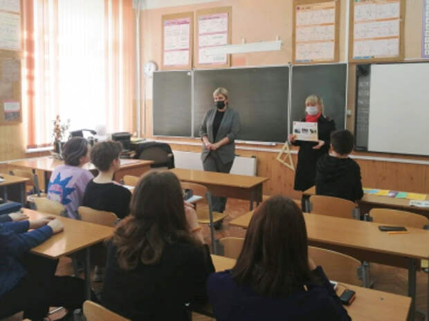 В Твери прошла встреча государственных служащих со школьниками