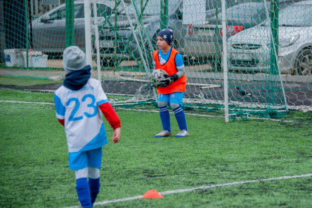 Где в Севастополе можно поиграть в футбол бесплатно?