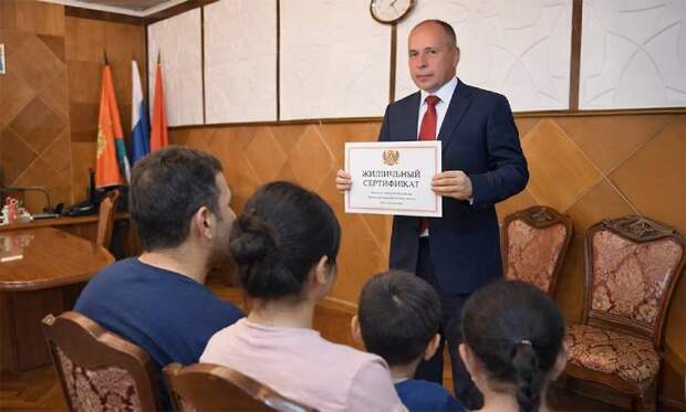 «Сначала квартиры надарят, а потом бац и проверка»: в Липецкой области местные власти подарили жилищный сертификат «бедному» скотопромышленнику