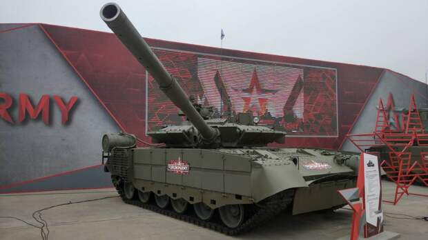 The Drive: в Крыму запечатлели танк Т-80 с неизвестной броней