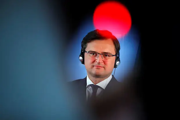 «Стратегии не имеют смысла, пока в стране царит хаос»: зачем Украина создаёт институт «почётных амбассадоров»