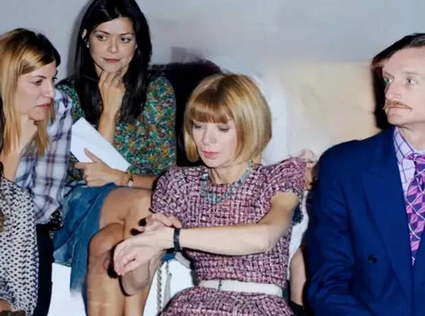 Анна Винтур и Филипа Фино (на заднем плане)