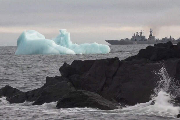 Минобороны: морпехи Северного флота России провели тренировку в условиях Арктики