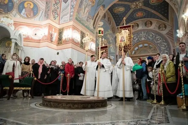 Число прихожан в храмах РФ на Пасху приблизилось к доковидному уровню