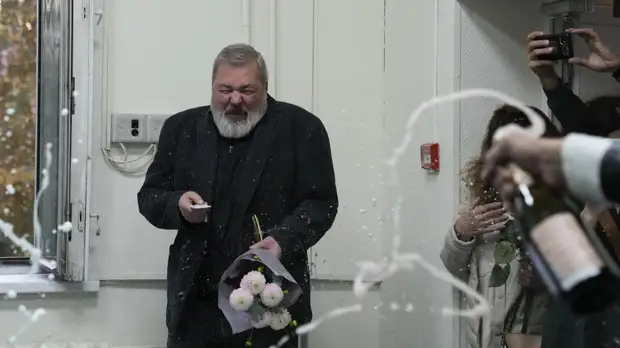 Байден поздравил Муратова с присуждением Нобелевской премии мира