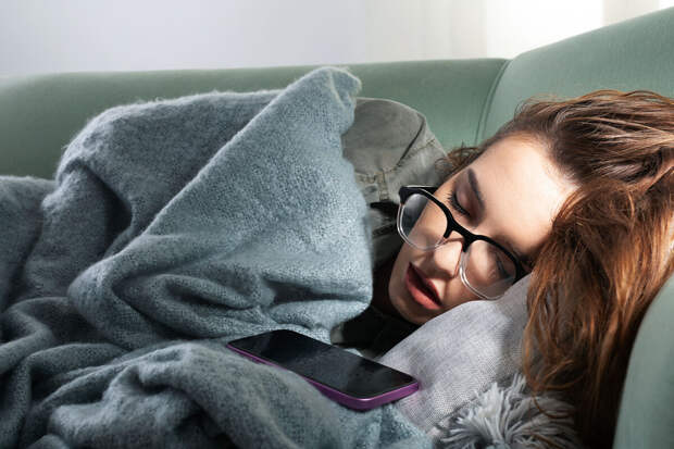 Врач Бурнацкая: сон возле батареи приводит к постоянной усталости