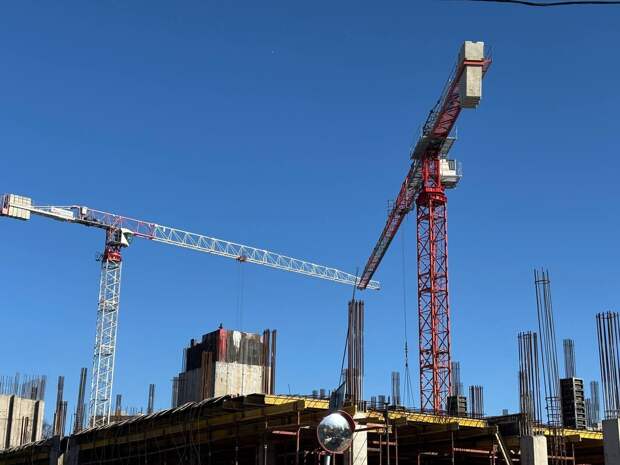 В Петербурге помогли осадить наглого босса и выплатить крановщику 400 тысяч