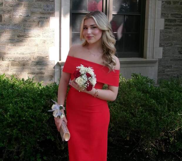 17-летняя дочь Алсу, участвовавшая в «Голосе», поступила в престижный вуз США