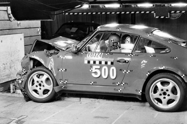 Краш-тест Porsche 964.