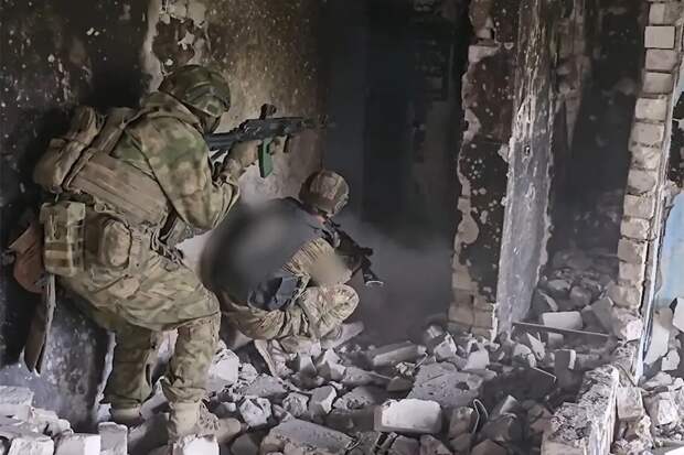 Боевики ВСУ жалуются на жителей Константиновки, оказывающих помощь ВС РФ