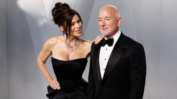 56-летняя Лорен Санчес заявила, что хочет родить ребёнка Джеффу Безосу