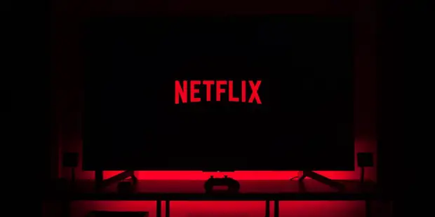 Netflix будет взимать плату за использование семейных аккаунтов в разных местах