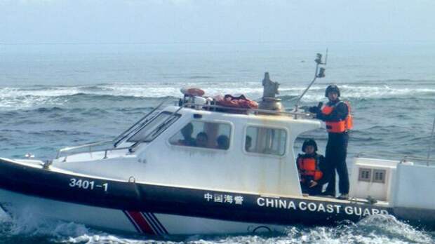 Китайские власти не дают даже приблизится в лакомому кусочку земли в море. /Фото: smh.com.au