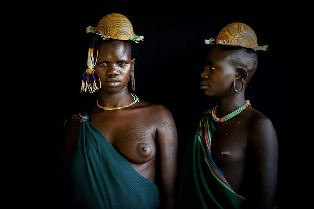 Лица в работах победителей конкурса Siena International Photo Awards 2018
