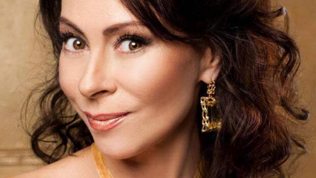 Госпитализированная после пожара в Москве певица Марина Хлебникова впала в кому