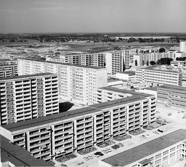 Типичный панельный район в ГДР, 1970-е гг. /Фото: berlin.museum-digital.de