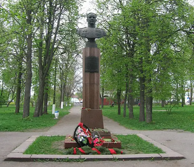 «Всегда умел удивить»: в чём секрет воздушных побед дважды Героя Советского Союза Василия Зайцева