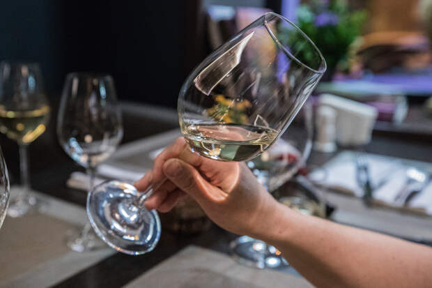 Две страны Евросоюза до рекордов нарастили экспорт вина в Россию