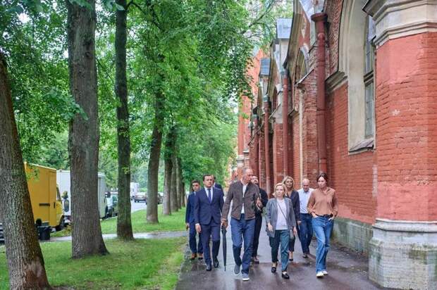 Ольга Любимова посетила с рабочим визитом «Петергоф»