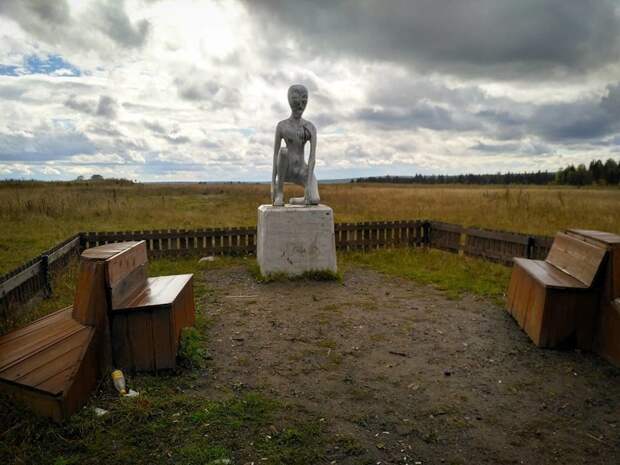 Памятник инопланетянину Алёше в деревне Молебка  аномалии, аномальная зона, места, россия, факты