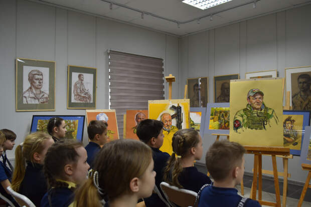 Костромские художники рассказывают подрастающему поколению о подвиге земляков