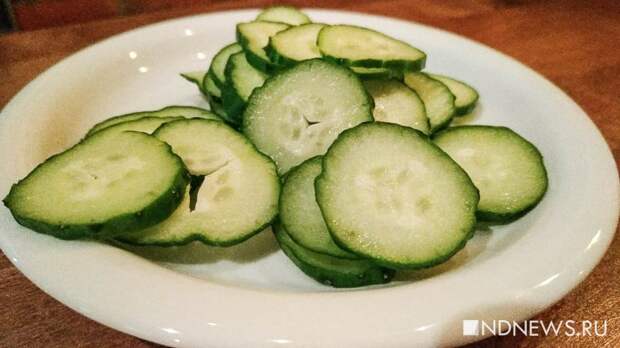 Огурцы взлетели в цене почти до 300 рублей