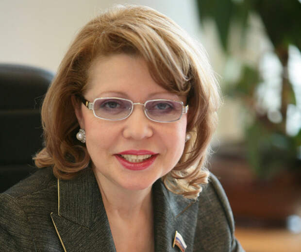 Елена Панина: «Заведения, которые ночью торгуют алкоголем в жилых домах, необходимо запретить»