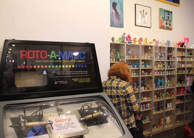 12. Магазин Rotofugi, автомат в котором позволяет сделать собственную игрушку вендинговый аппарат, торговые автоматы, фото