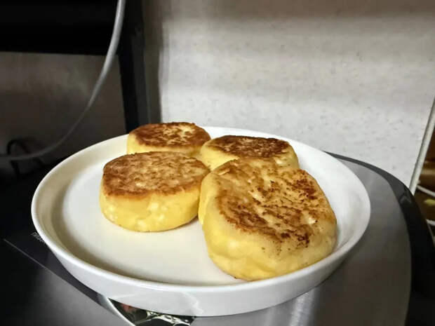 Противень в морозилку на ночь: готовим сырники с запасом на 3 месяца