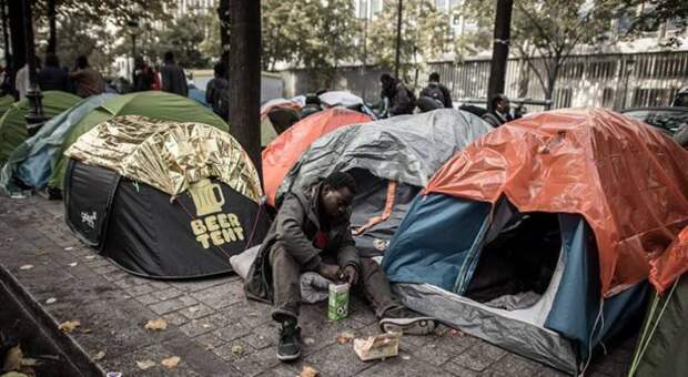 Джунгли Франции. Как улицы Парижа превратились в лагерь «беженцев»
