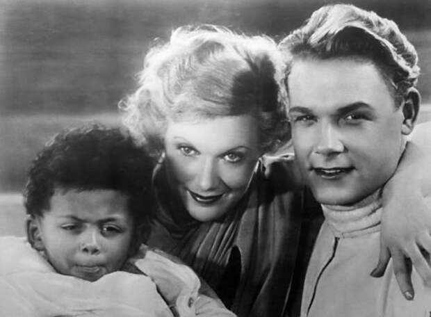 Кадр из фильма *Цирк*, 1936 | Фото: kino-teatr.ru Кадр из фильма *Цирк*, 1936 | Фото: kino-teatr.ru