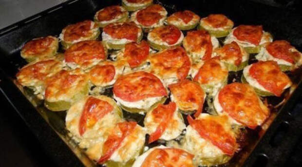 Кабачки с помидорами и сыром. Я их обожаю!