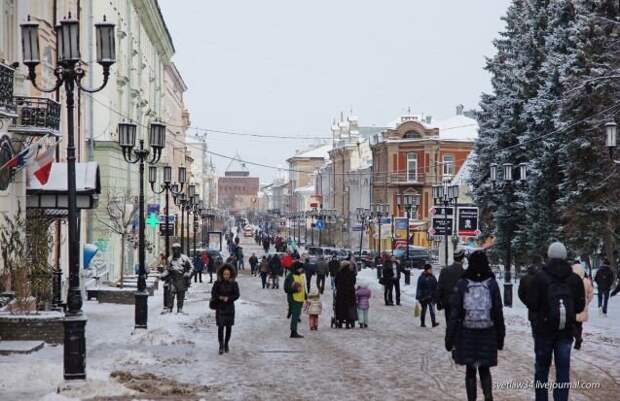 Российский город Нижний Новгород. Непохоже, чтобы в этом городе поголовно были низкие зарплаты