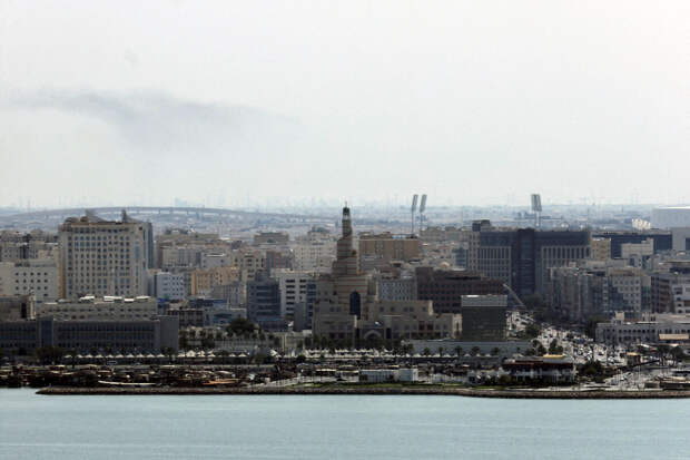 В Катаре восемь человек пострадали в результате падения обломков ракет