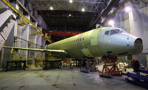 «Суперджет-100» улетел в Индию, в России не получается поставить на крыло хотя бы кукурузник