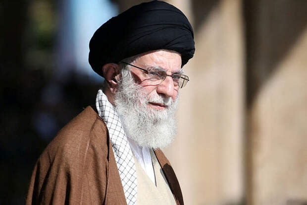 Хаменеи провел экстренное заседание ВСНБ Ирана после крушения вертолета Раиси