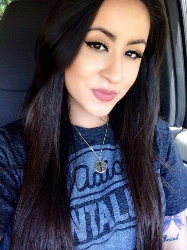 Ride along with the hottest car selfies (32 Photos) Ride along with the hottest car selfies (32 Photos)