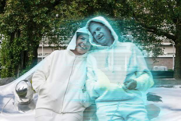 Вышедшая замуж за голограмму женщина раскрыла подробности интимной жизни