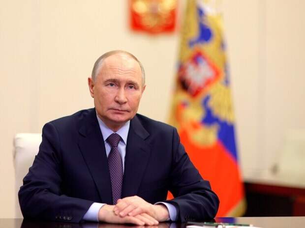 Опрос ФОМ: 74% россиян доверяют Путину