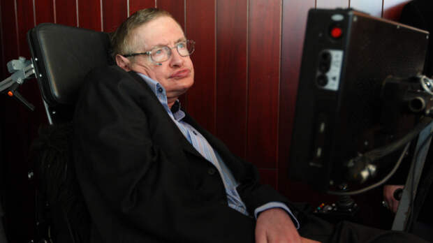 В «досье» Эпштейна нашли фотографии Стивена Хокинга