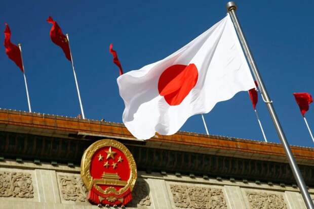 Китай: США мешают Японии проводить независимую политику