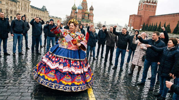 "Кто её покровитель, почему не сидит в тюрьме?": Помогала Украине и жалела террористов. Теперь в России - Манижа громко вернулась