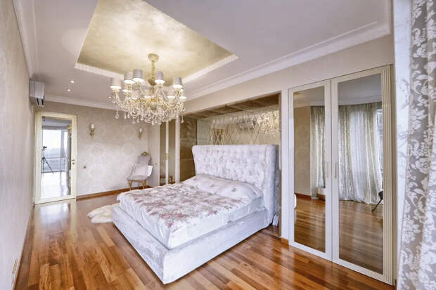 Земляки брезгуют домом "золотого гаишника": Не покупают даже "за дёшево"