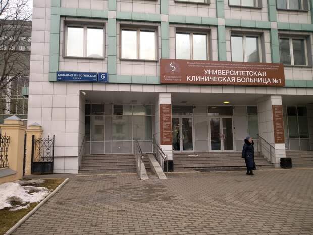 ЗДЕСЬ ЛЕЖАЛ ЕСЕНИН ЗДЕСЬ ЛЕЖАЛ ЕСЕНИН