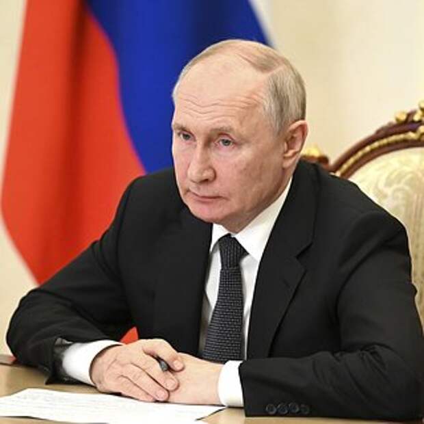Путин установил лимит бесплатных переводов самому себе