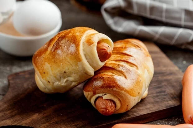 Врач Поляков: сосиски в тесте и беляши могут спровоцировать рак