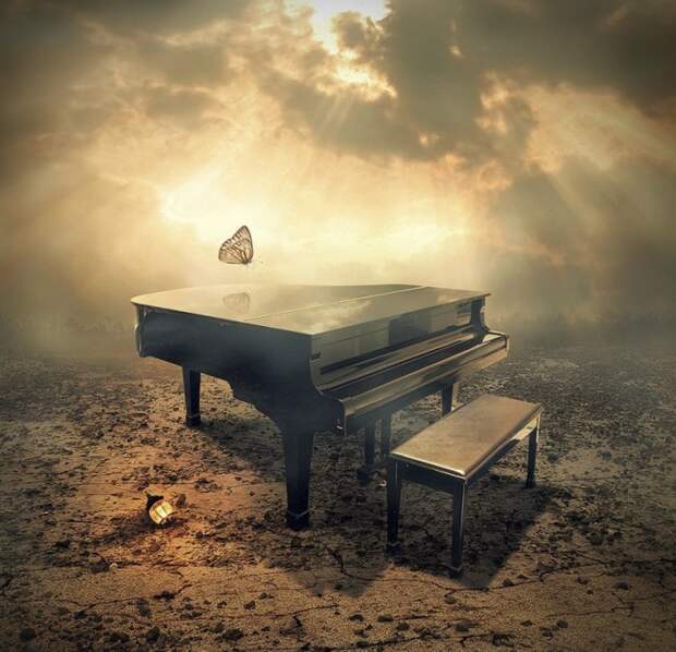 Старый рояль. Автор: Even Liu.