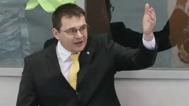 Назаров считает, что женская интуиция Салиховой правильно подсказала не одобрять Виторию