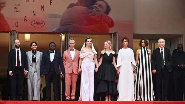 Никаких «голых» платьев: во Франции стартовал 78-й Каннский кинофестиваль